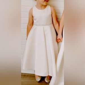 3T Flower girl dress. Chantilly Place from Dillards